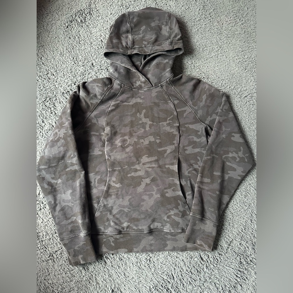 Lululemon Scuba Pullover Hoodie size 6 Camo Faded Gray